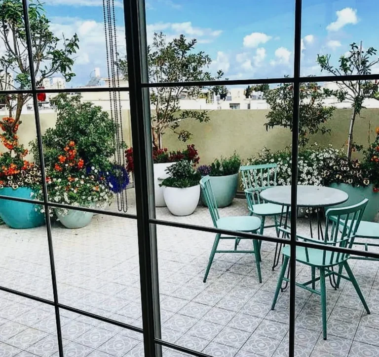 מרפסת מעוצבת דקורטיבית